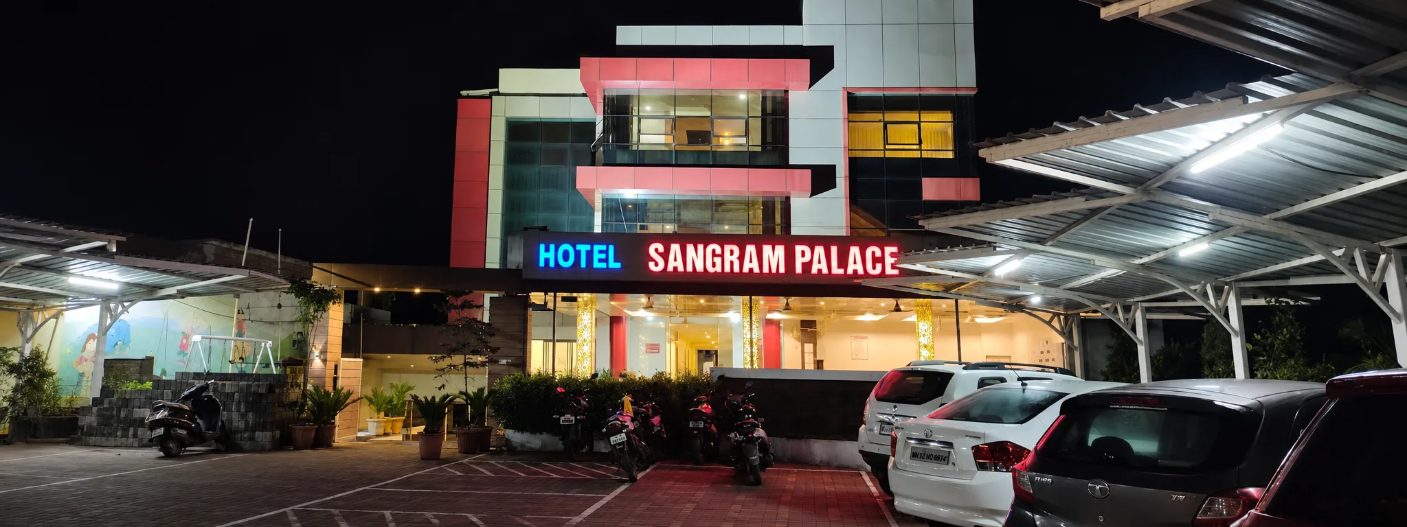 Hotel Sangram Palace grand exterior