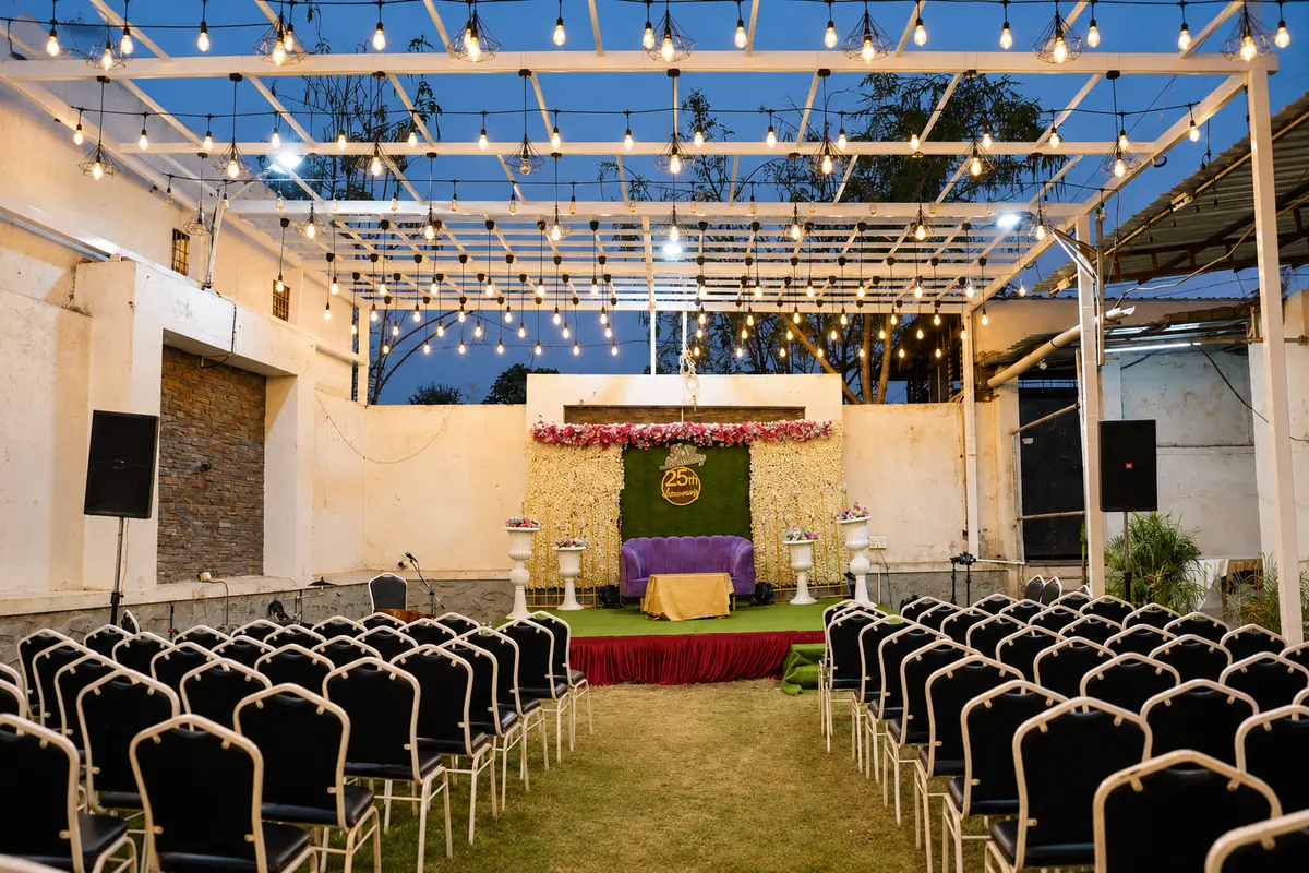 Party lawn at Hotel Sangram Palace