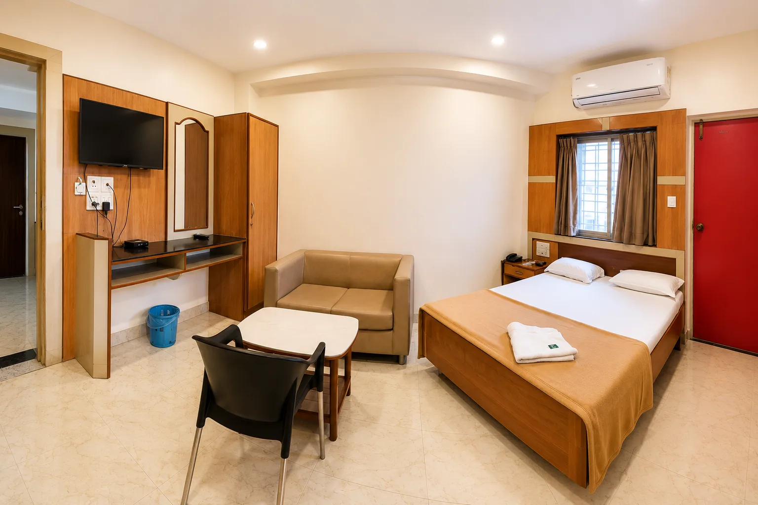 Super Deluxe room at Hotel Sangram Palace Shirur